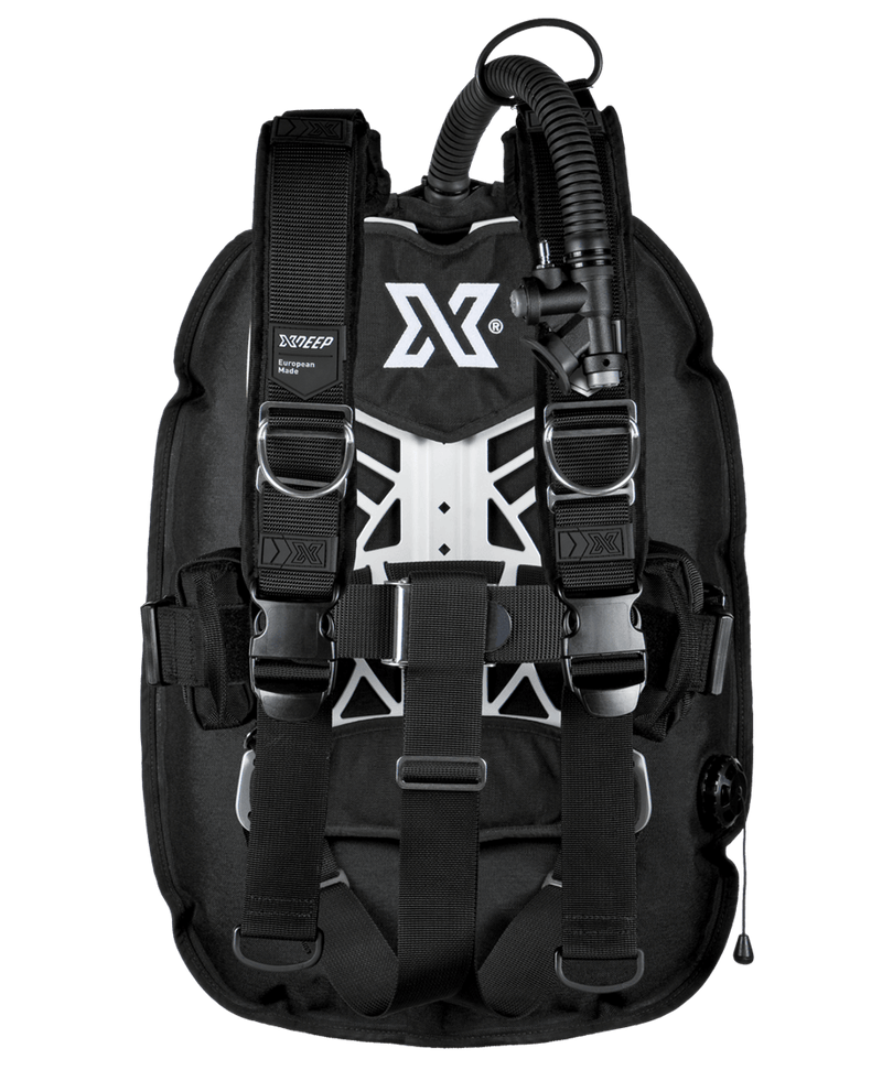 XDEEP NX GHOST Deluxe – front view showing quick-release harness with 3D mesh pads and inflator hose