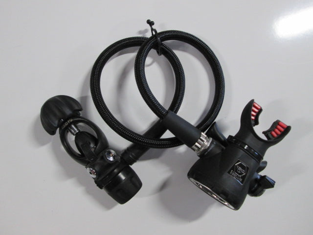 Hollis 150LX + DC7 Regulator DIN/Yoke Product Photo