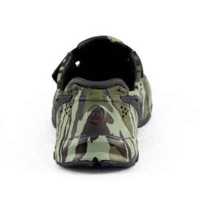 Rear view of Crosskix 2.0 Bottomlands shoe highlighting the black heel section and camouflage pattern extending to the back of the shoe