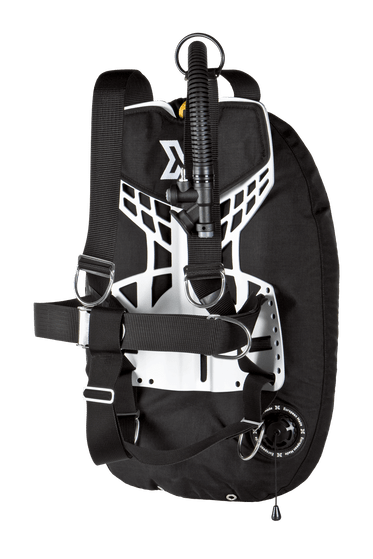 XDEEP NX ZEN Deluxe – close-up of shoulder strap and QR buckle on 3D mesh harness