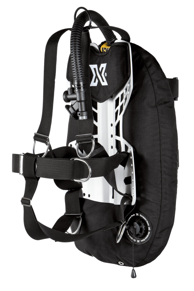 XDEEP NX ZEN Deluxe – back view close-up of aluminum backplate, cam bands, and wing design
