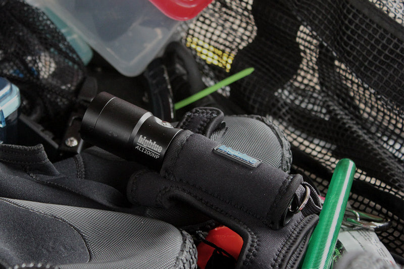 1300 Lumen Narrow Beam Dive Light with Tail Switch, High CRI Illumination for Night and Tech Dives