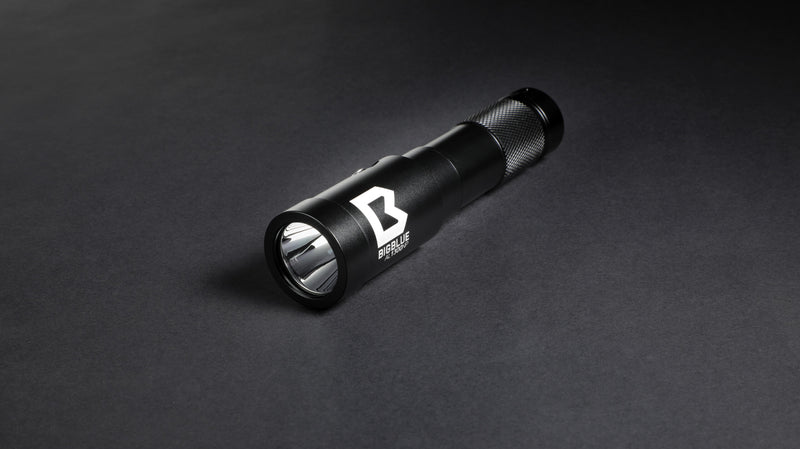 1300 Lumen Narrow Beam Dive Light, Bright Focused Spotlight for Low Visibility Underwater