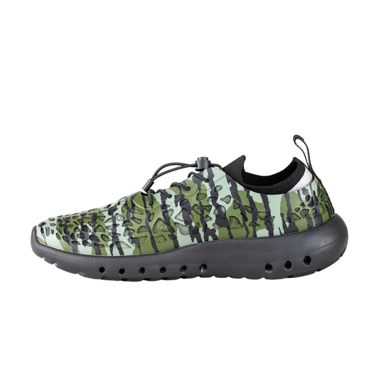 Crosskix Tetra Bottomland shoe in Mossy Oak camouflage pattern, side view showing green and brown camo design with black accents and laces