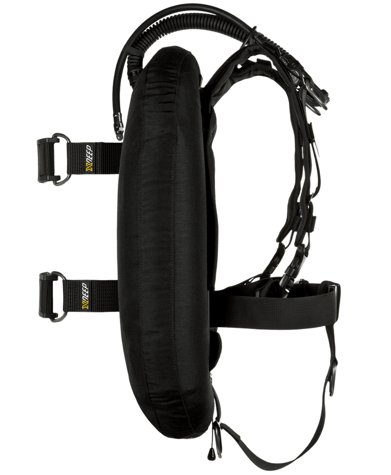 XDEEP ZEOS Deluxe – front view showing QR harness with 3D mesh shoulder straps and inflator hose