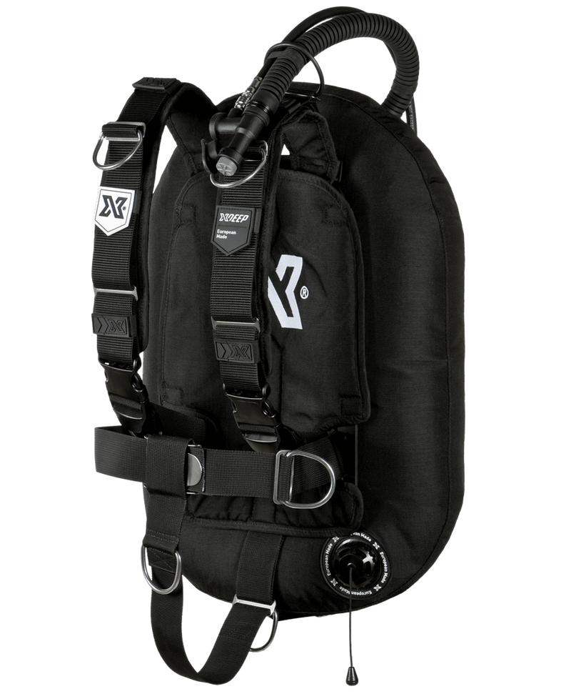 XDEEP ZEOS Deluxe – rear view of single tank BCD with aluminum backplate and padded wing system