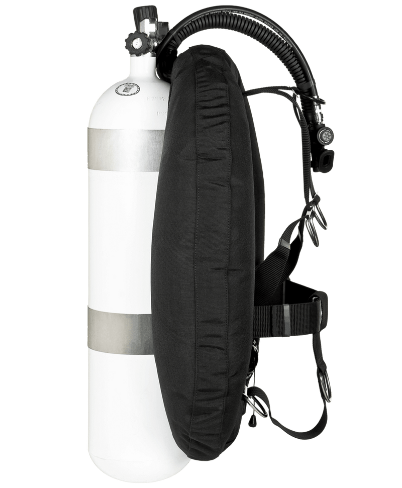 XDEEP HYDROS 40/50 DIR – close-up of inflator hose connection and top of wing assembly