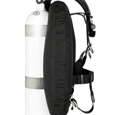 XDEEP HYDROS 40/50 DIR – close-up of inflator hose, shoulder harness, and upper wing structure