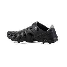 2.0 Closed Toe Water Shoes