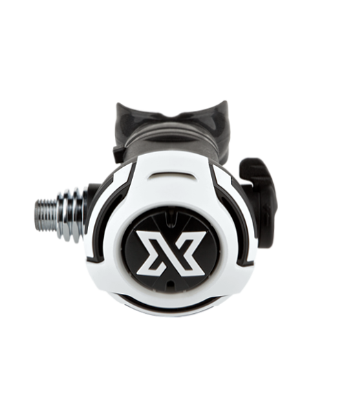 XDEEP LS100 Second Stage Regulator, front and side view, black housing with purge button