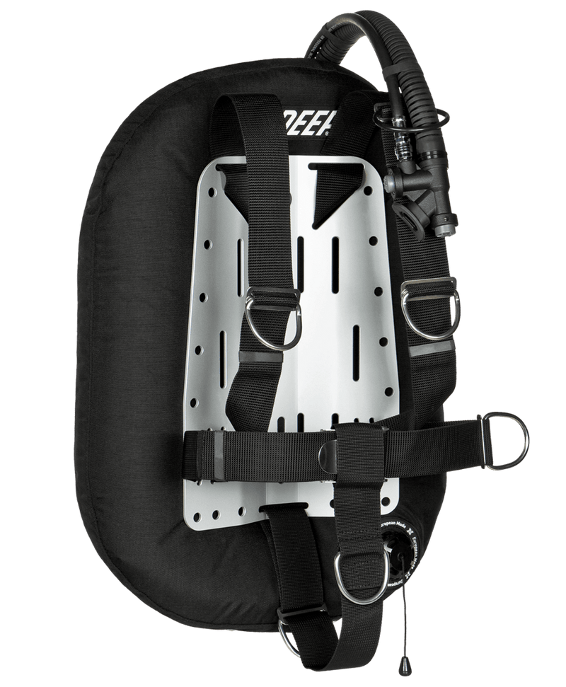XDEEP ZEOS Standard – rear view of BCD with stainless steel backplate and single tank ZEOS wing